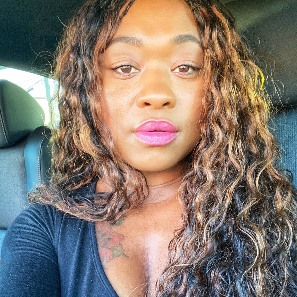 Meet your Posher, Nina